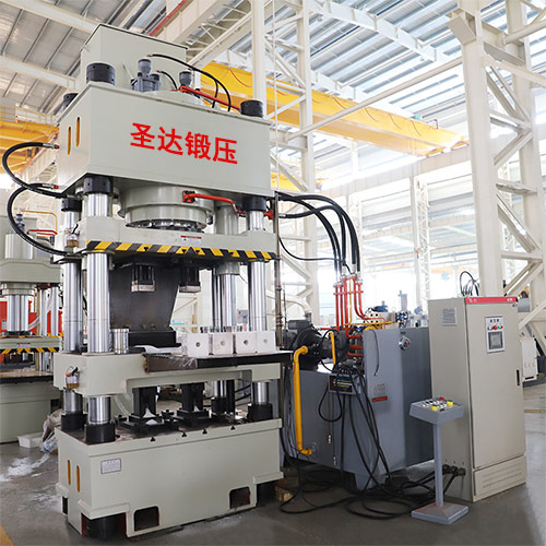 630噸四梁四柱液壓機(jī) 630噸四梁四柱液壓機(jī)