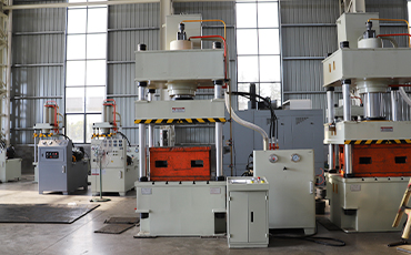 四柱液壓機(jī)（結(jié)構(gòu)、范圍、特點(diǎn)）詳解