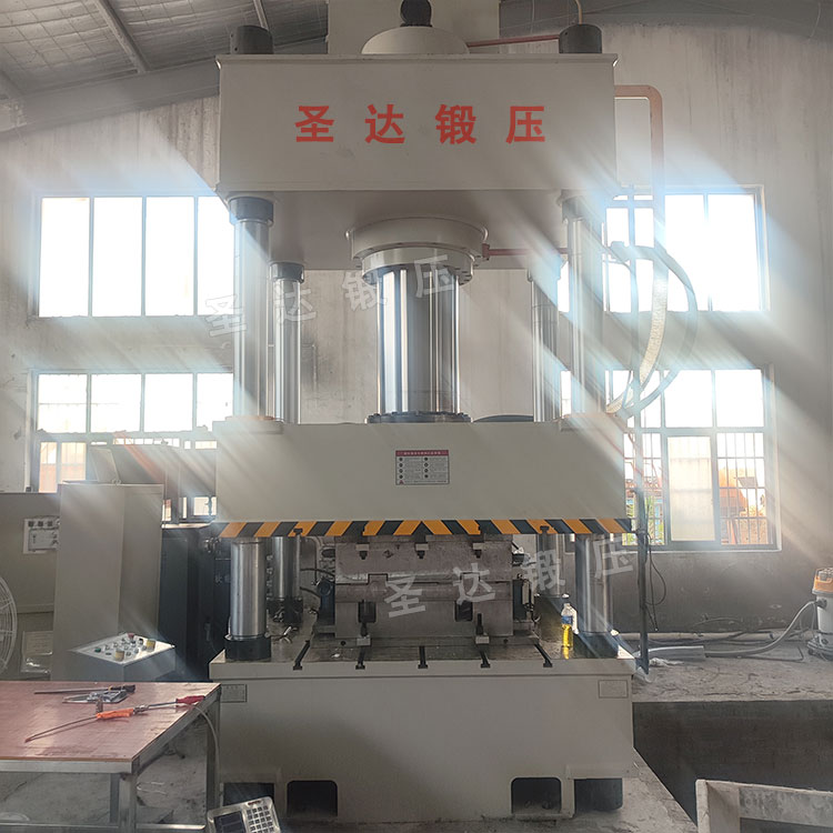 630噸石英石水槽成型液壓機(jī) 630噸石英石水槽成型液壓機(jī)