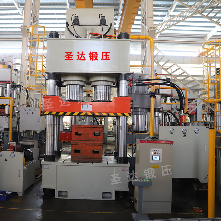 三梁四柱液壓機(jī) 三梁四柱液壓機(jī)