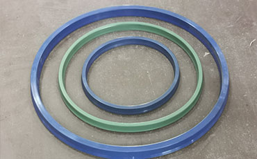 如何更換四柱液壓機(jī)的主缸密封圈？