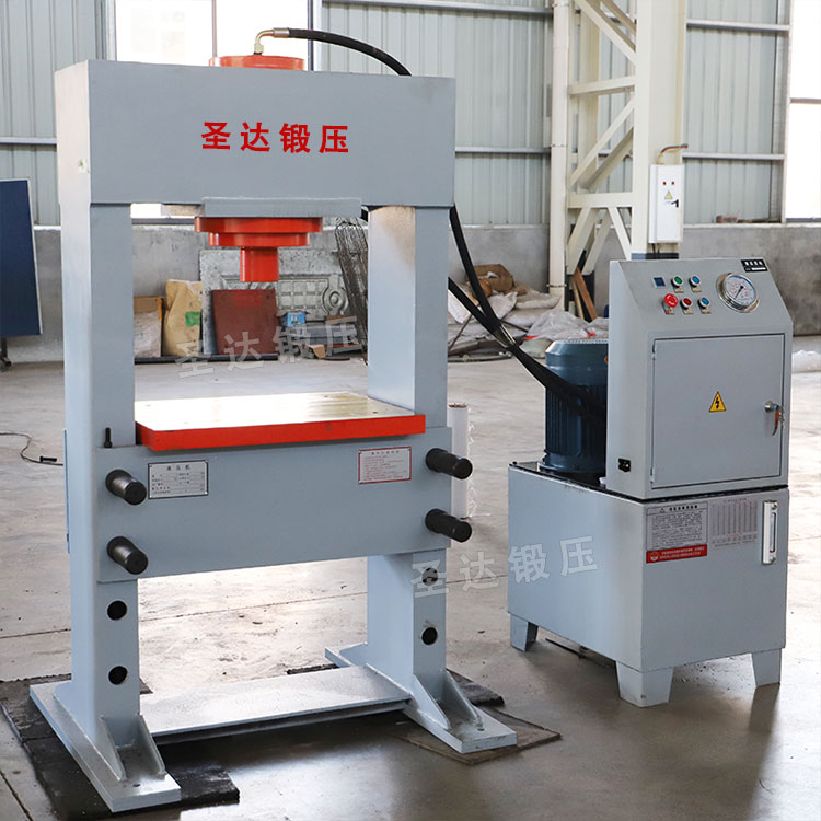 100噸龍門液壓機(jī) 100噸龍門液壓機(jī)