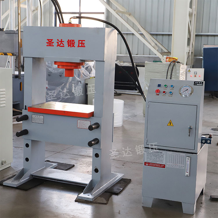 100噸龍門油壓機(jī) 100噸龍門油壓機(jī)