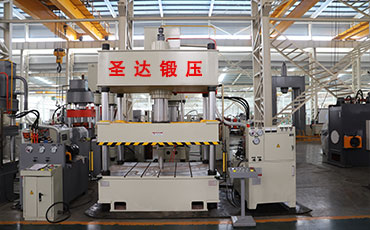 如何選擇定制200噸四柱液壓機(jī)？