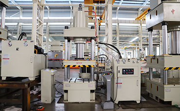 選購(gòu)四柱液壓機(jī)需了解些什么？